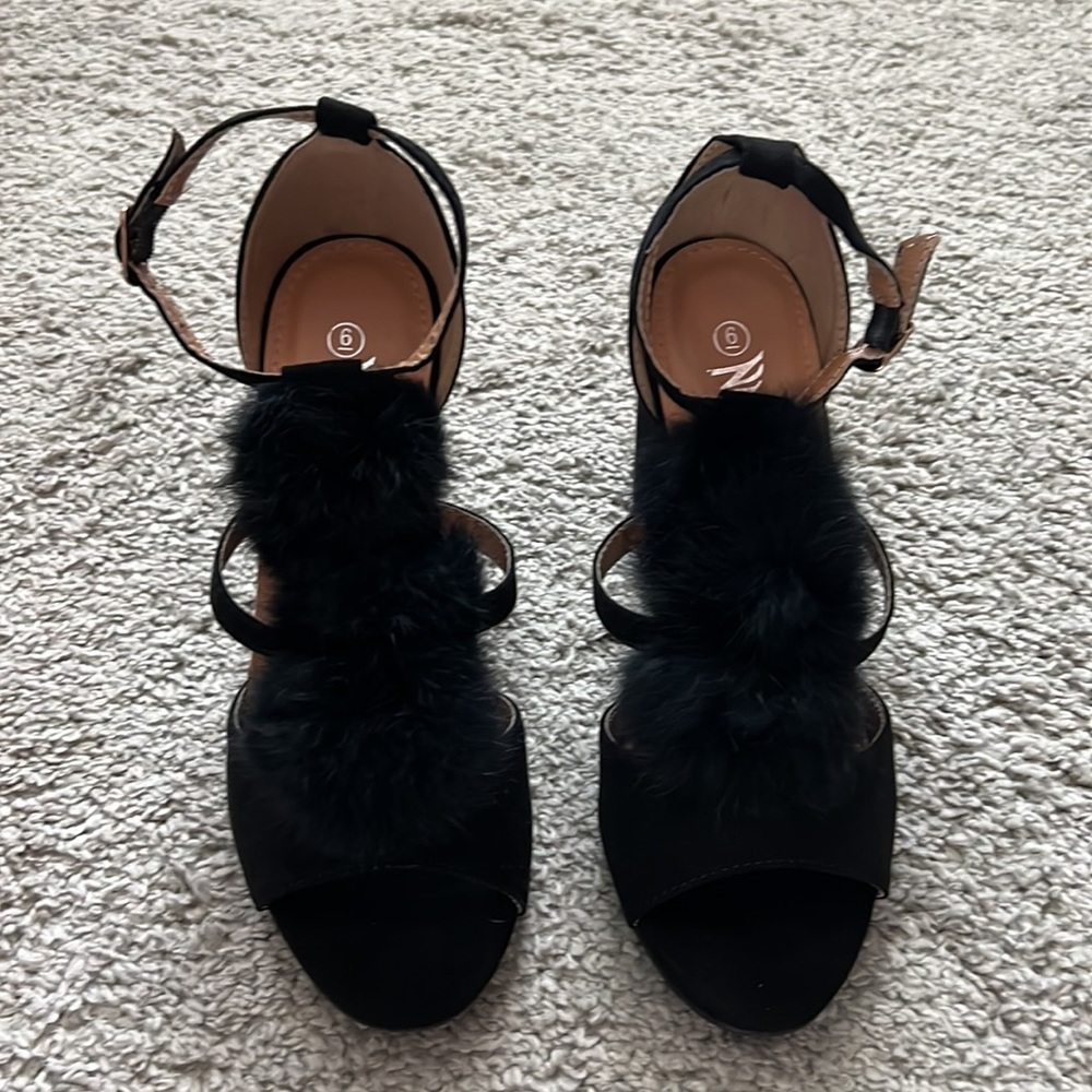 Nature Breeze Black Pom Pom Formal Shoes - Size 6, NIB - Picture 2 of 5